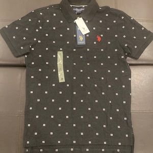 Mens Small is polo assn slim fit polo shirt